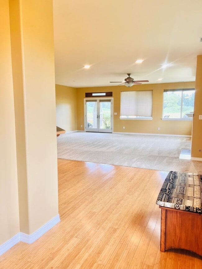 Building Photo - Lovely Rambler In the Coveted Jubilee 55+ Community! Nestled in Camano Neighborhood