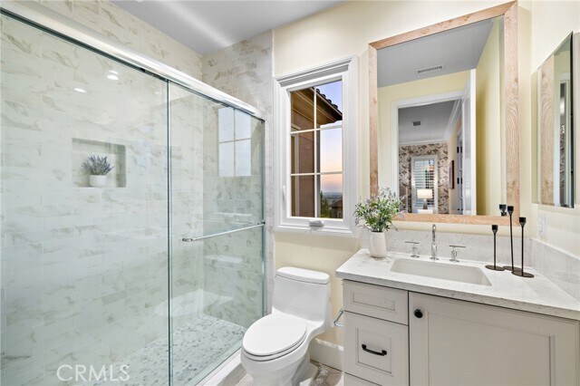 Building Photo - 168 Bellini