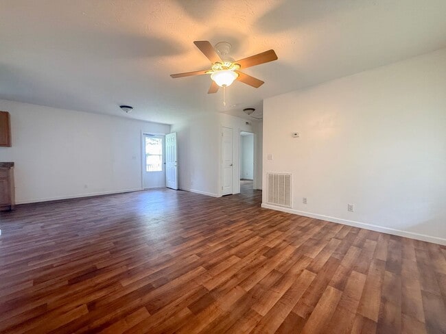 Building Photo - 3-Bedroom Home in Algood with Shaded Backyard