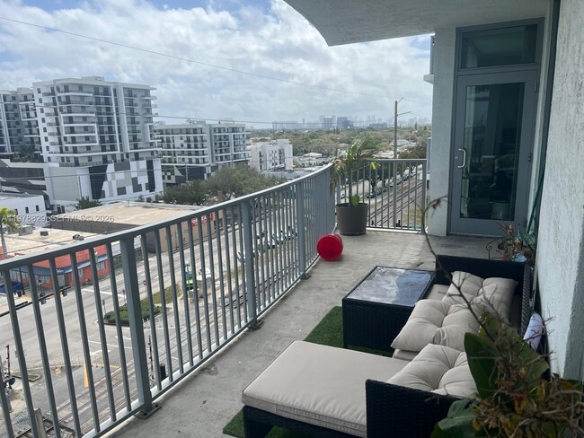 Building Photo - 140 S Dixie Hwy