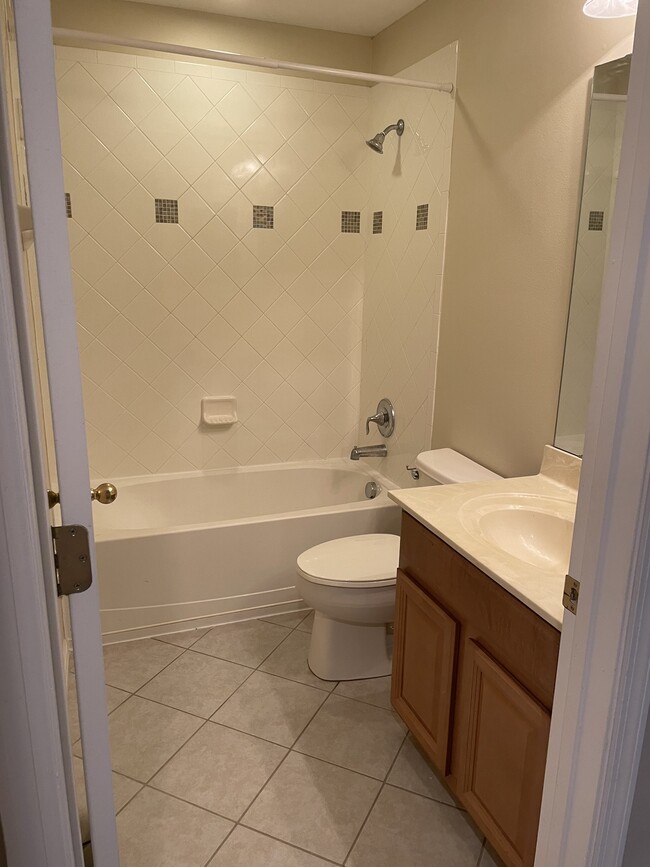 Building Photo - 5036 Fiorella Ln