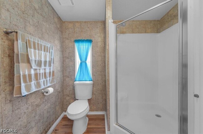 Building Photo - 701 Coral Dr
