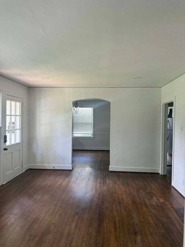 Building Photo - 3104 Bransford Rd