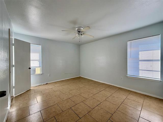 Building Photo - 2112 Tanglewood St