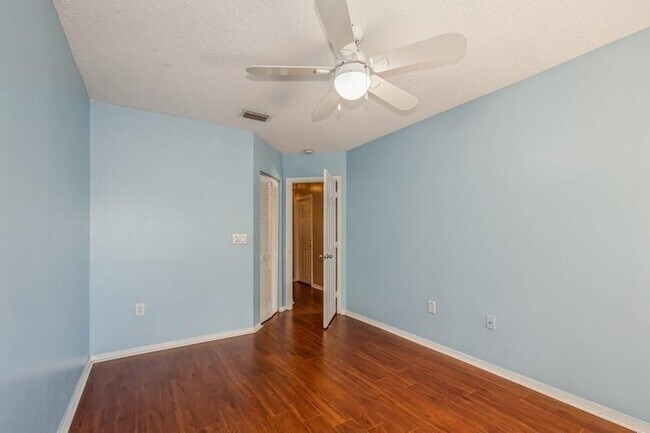 Building Photo - 5315 NW 126th Dr