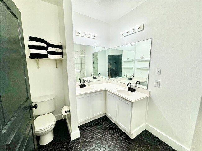 Building Photo - 7529 Topaz Way