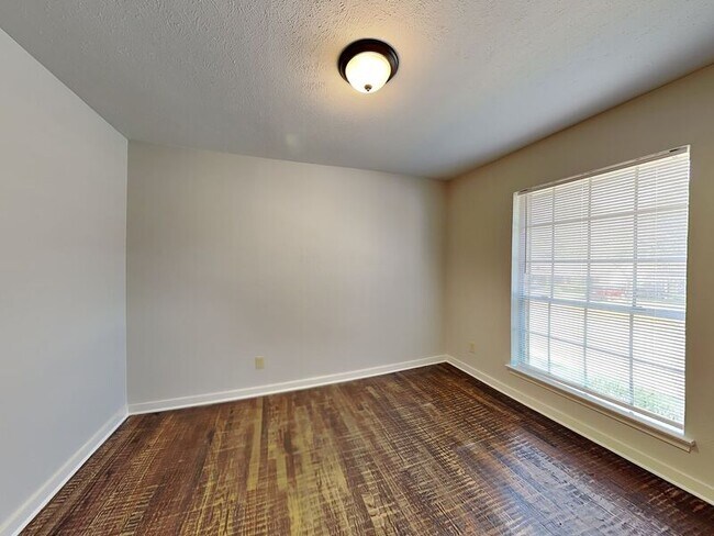 Building Photo - 5827 Caracas Dr