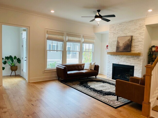 Building Photo - Spacious 4BR House in Milton