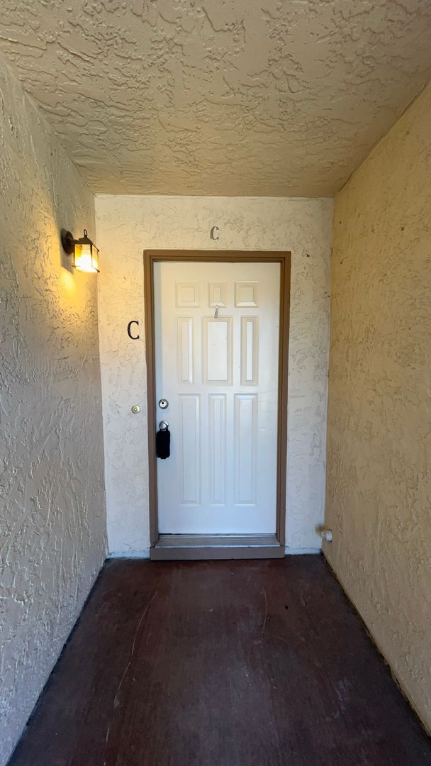 Primary Photo - 1551 Highland Dr