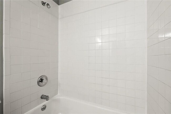 Building Photo - 1440 Grovehurst Dr