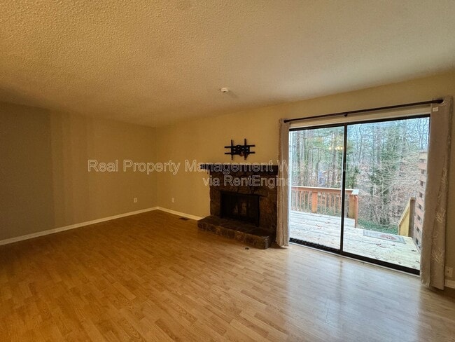 Building Photo - 5754 Pool Side Dr