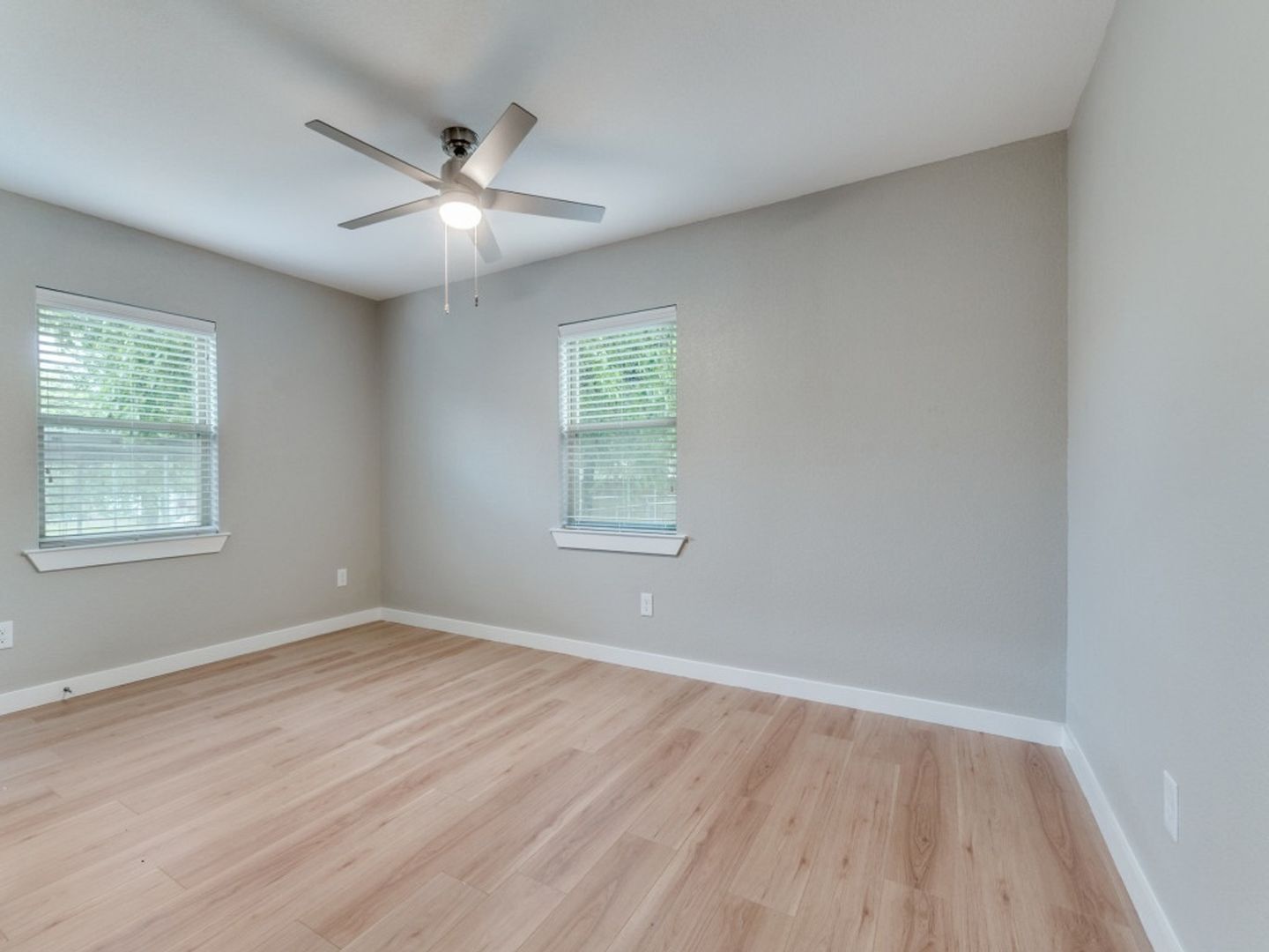 Building Photo - 3160 Bannon Dr