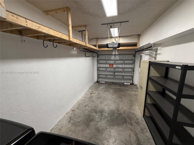 Building Photo - 8660 SW 161st Ave