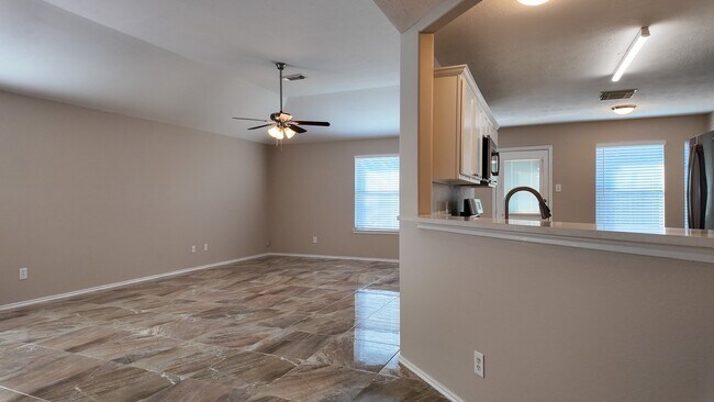 Primary Photo - 23919 Clipper Hill Ln
