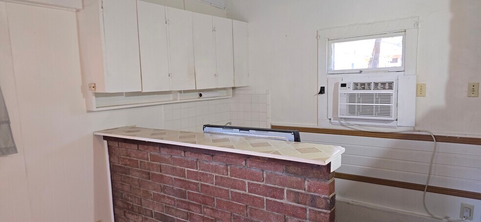 Building Photo - 511 N 4th St