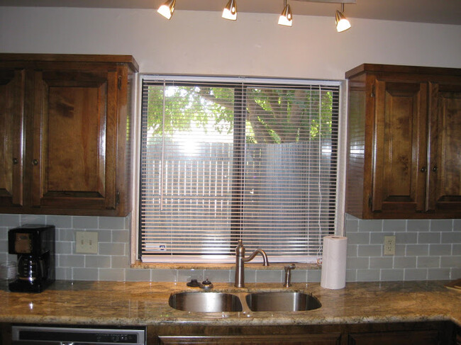 Kitchen is fully stocked - 11717 Heritage Square Rd