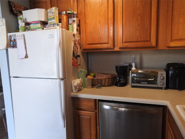 Building Photo - 1600 NE 3rd Ave