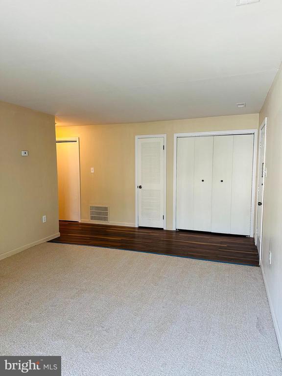 Building Photo - 4 Scotch Pine Dr