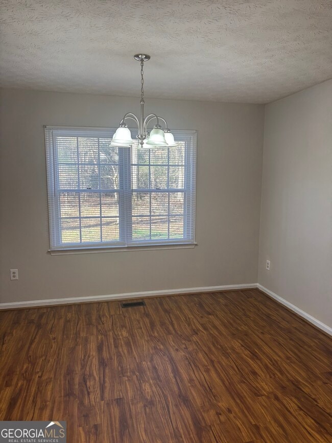 Building Photo - 256 Frederick Dr