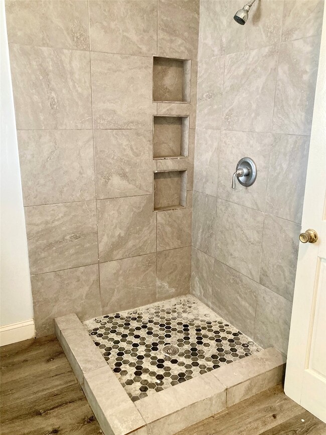 Building Photo - 331 Terminal St