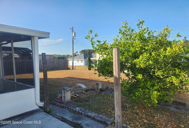 Building Photo - 2113 Greyfield St NE