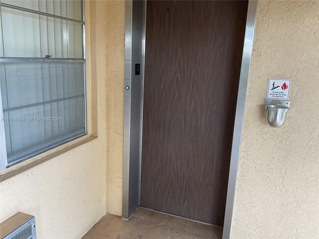 Building Photo - 301 Cambridge Rd