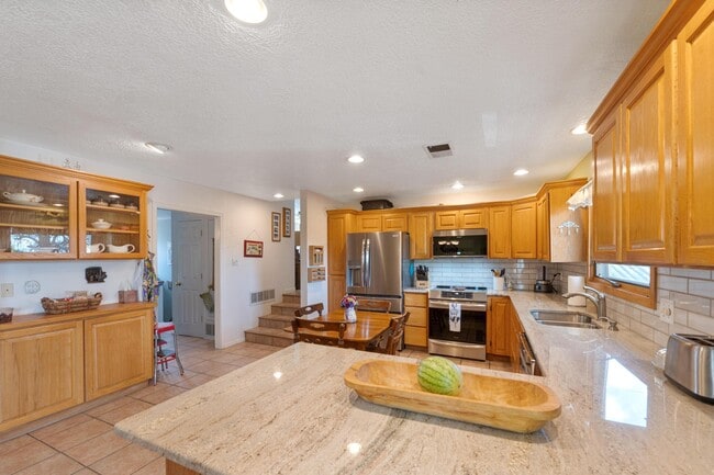 Building Photo - 3615 Horacio Ct NE