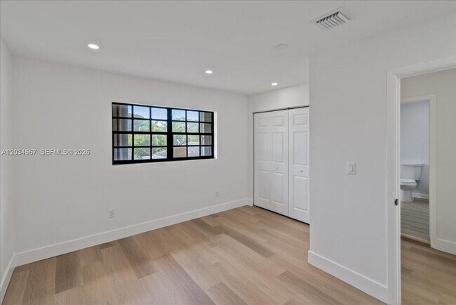 Building Photo - 1409 NW 44th St