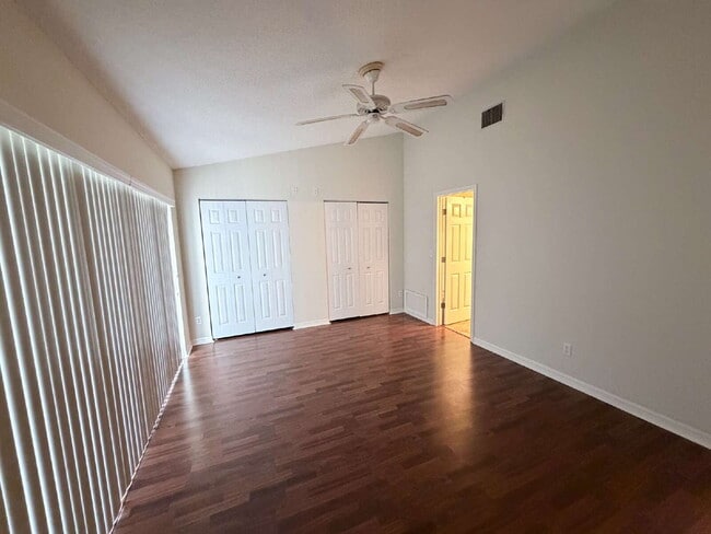 Building Photo - 2 Bedroom Lakeview Winter Haven Home Now Available for Rent!