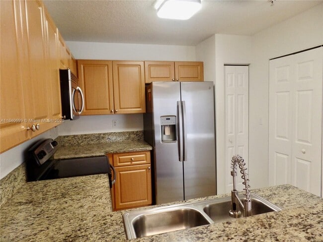 Building Photo - 14358 SW 9th Ct