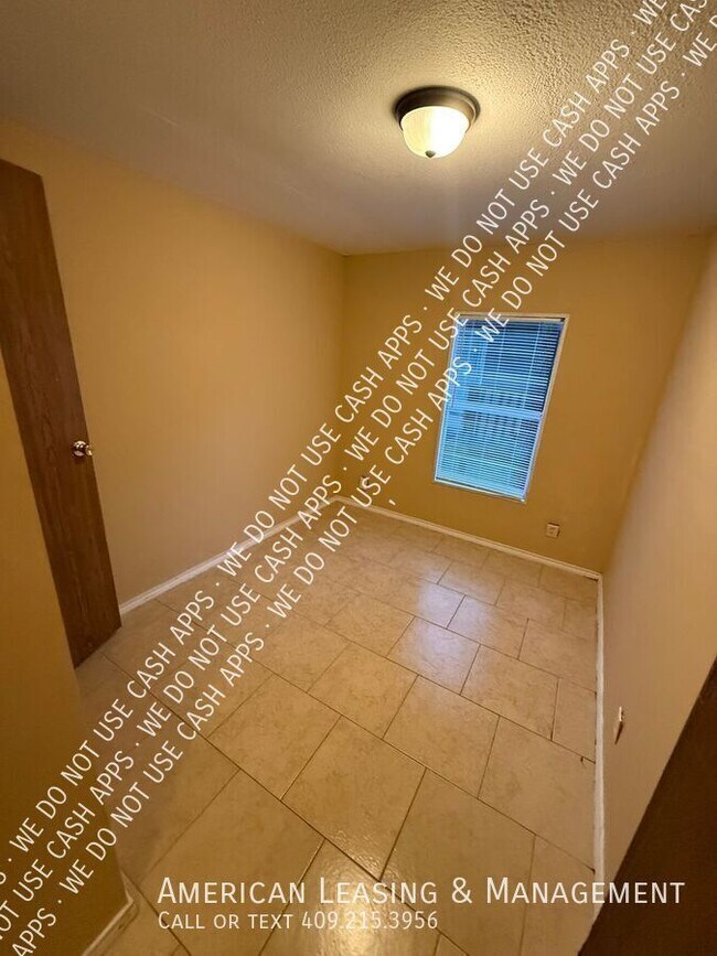 Building Photo - 2909 S Chestnut St