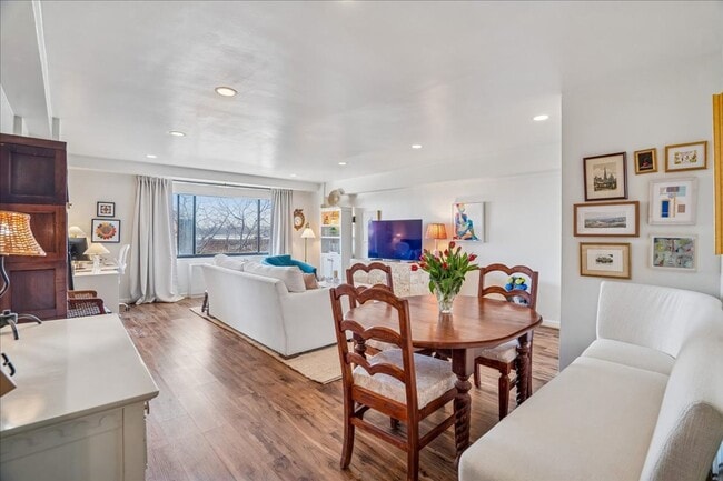 Building Photo - Large 1BR/1BA with Natural Light & Modern Finishes in Cleveland Park