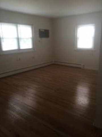 Interior Photo - 69-71 Magnolia St