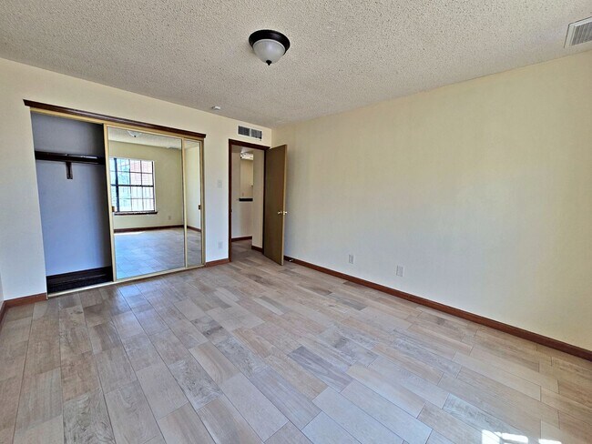 Building Photo - 3219 Mountain Ridge Dr