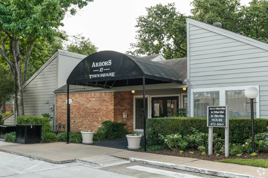 Primary Photo - Arbors at Town Square