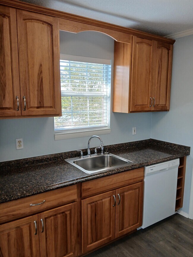 Building Photo - 669 Bald Point Rd