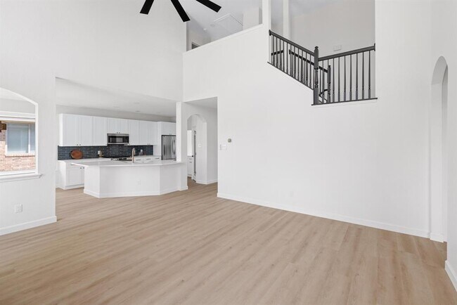 Building Photo - 2111 Speidel Dr