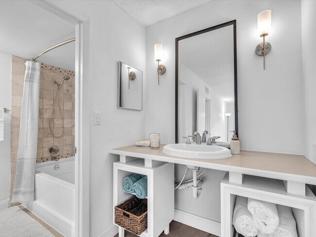 Building Photo - 524 Osprey Dr