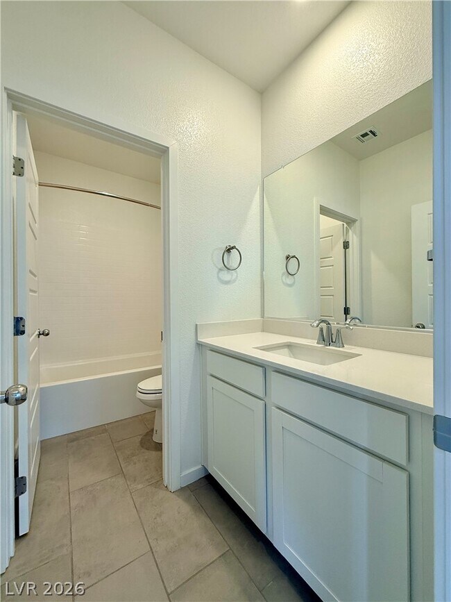 Building Photo - 4414 Peressini St