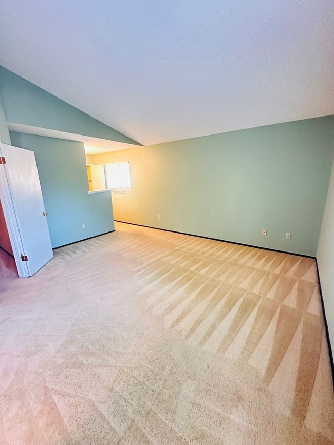Building Photo - Better Invested Presents charming 4BR, 2.5...