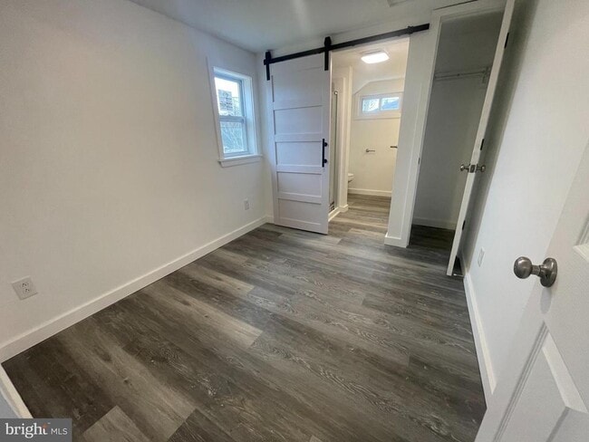 Building Photo - 25 W 33rd St