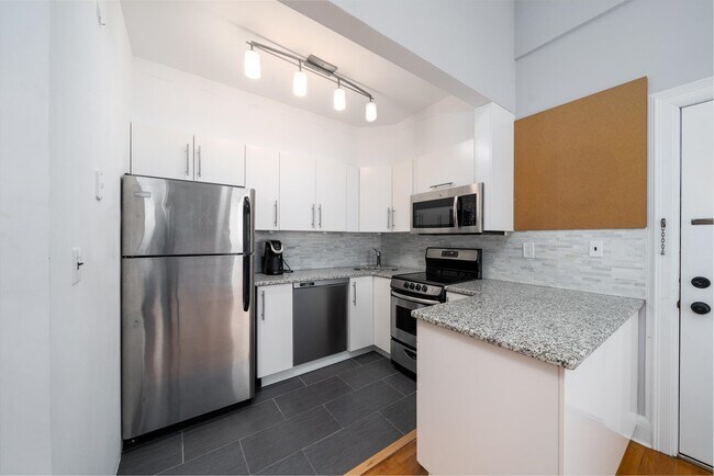 Building Photo - 309 1st St