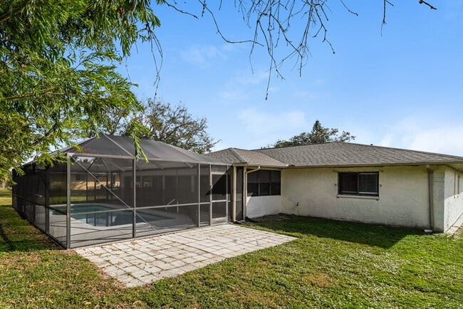 Building Photo - 1705 SE 8th Terrace