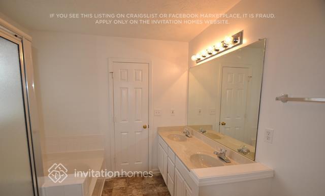 Building Photo - 1059 Shadow Lake Dr