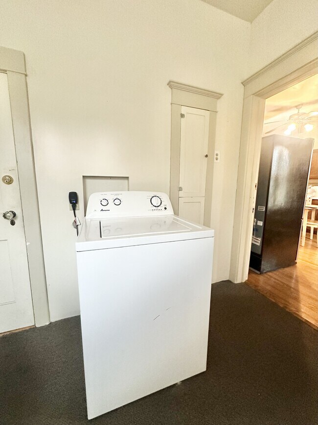 Building Photo - 739 Bloom Rd