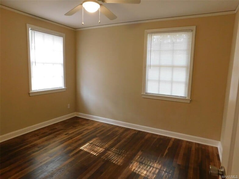 Building Photo - 3547 N Wareingwood Dr