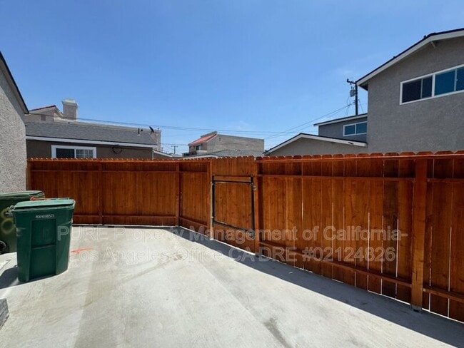 Building Photo - 4448 W 165th St