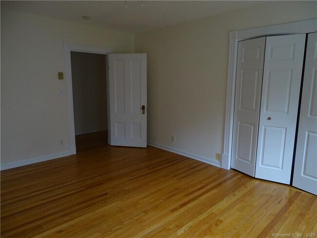 Building Photo - 85-87 S Main St