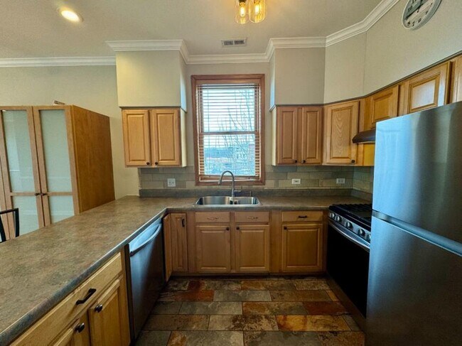 Building Photo - 2 bedroom in Chicago IL 60622