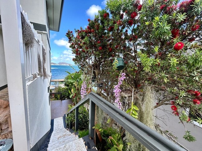 Building Photo - Hawaii living at its best.  Beautiful Kaneohe Bay front.